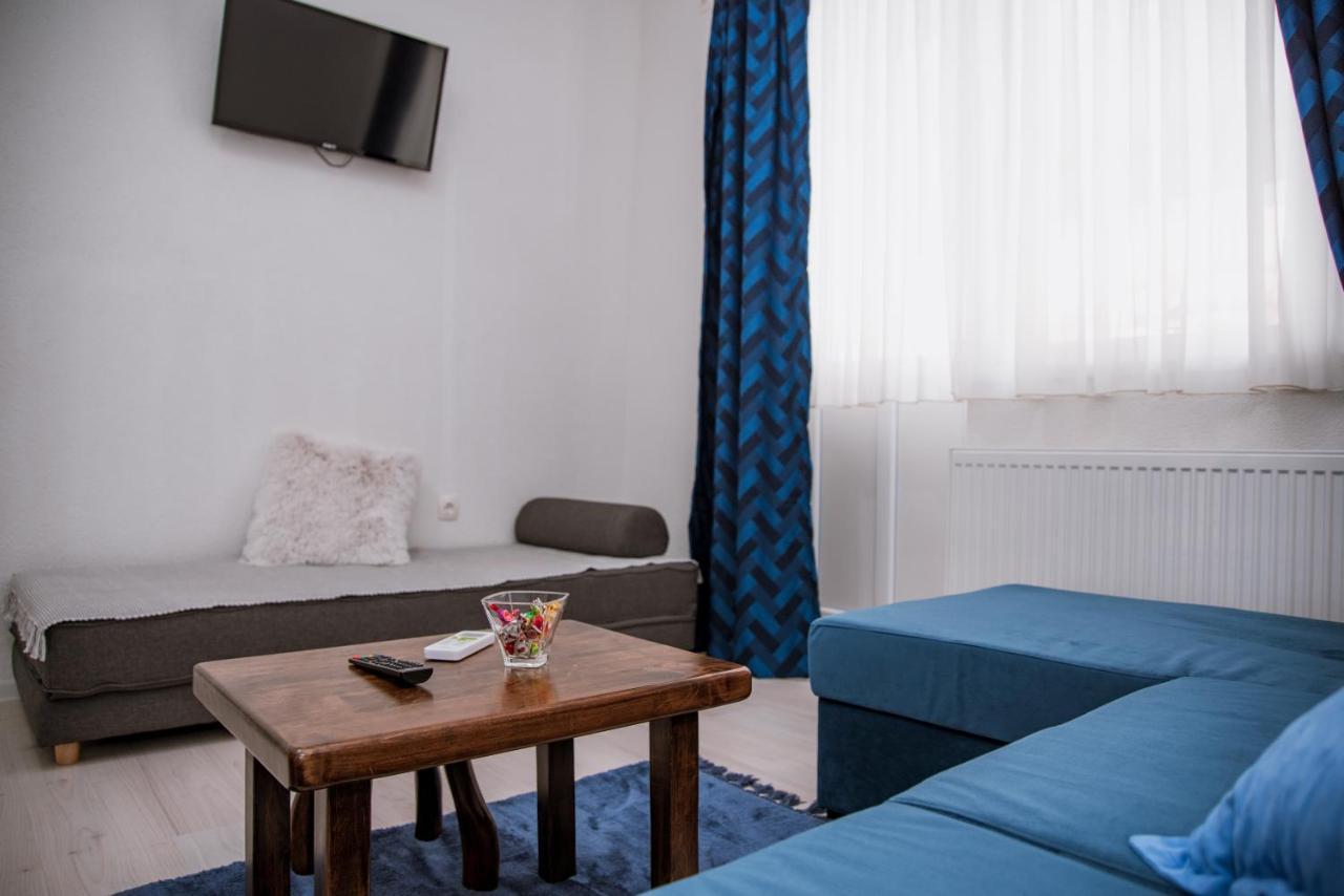 Licko Petrovo Selo Guest House Mylan מראה חיצוני תמונה