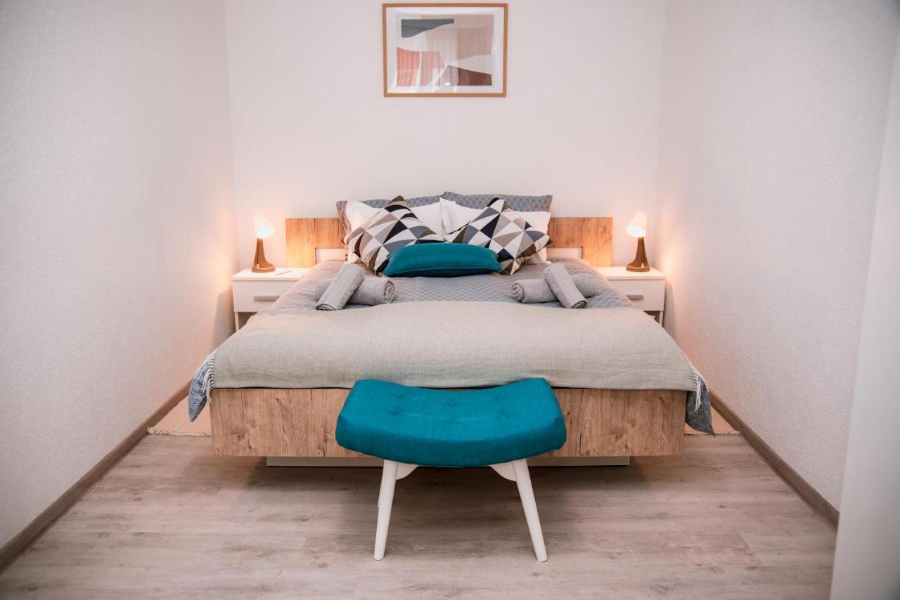 Licko Petrovo Selo Guest House Mylan מראה חיצוני תמונה