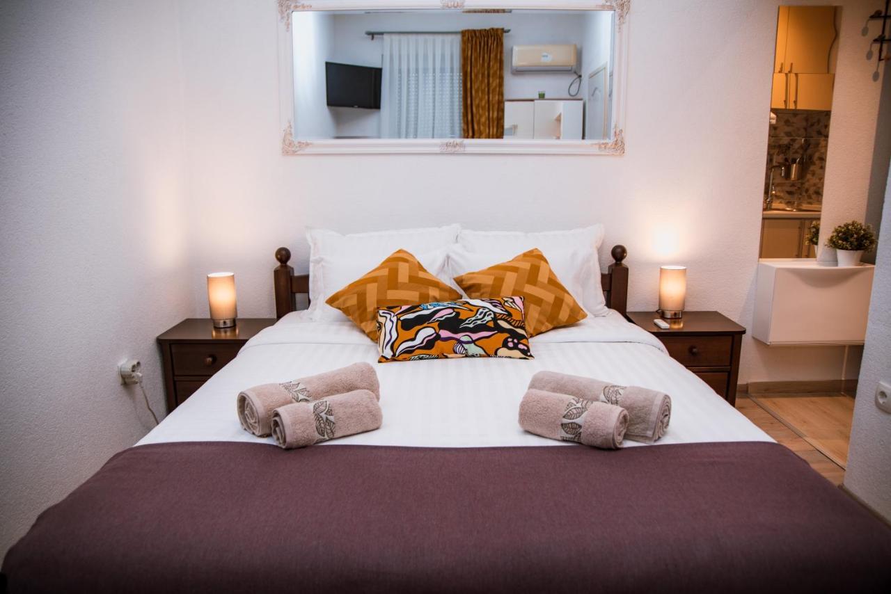 Licko Petrovo Selo Guest House Mylan מראה חיצוני תמונה