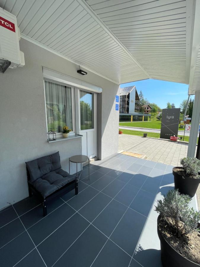 Licko Petrovo Selo Guest House Mylan מראה חיצוני תמונה