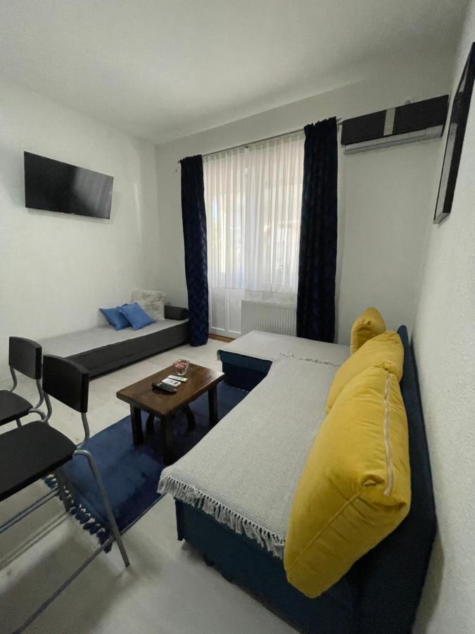 Licko Petrovo Selo Guest House Mylan מראה חיצוני תמונה
