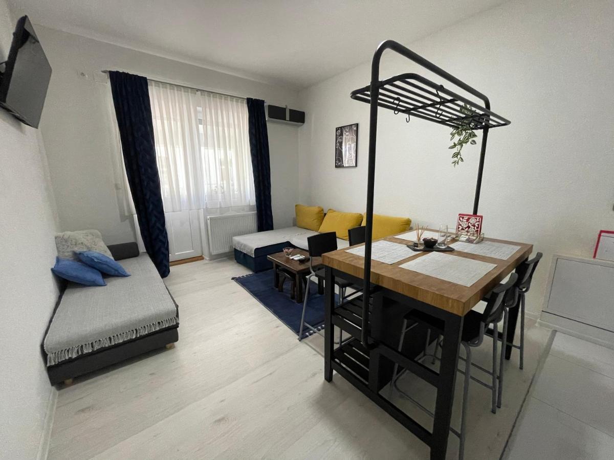 Licko Petrovo Selo Guest House Mylan מראה חיצוני תמונה